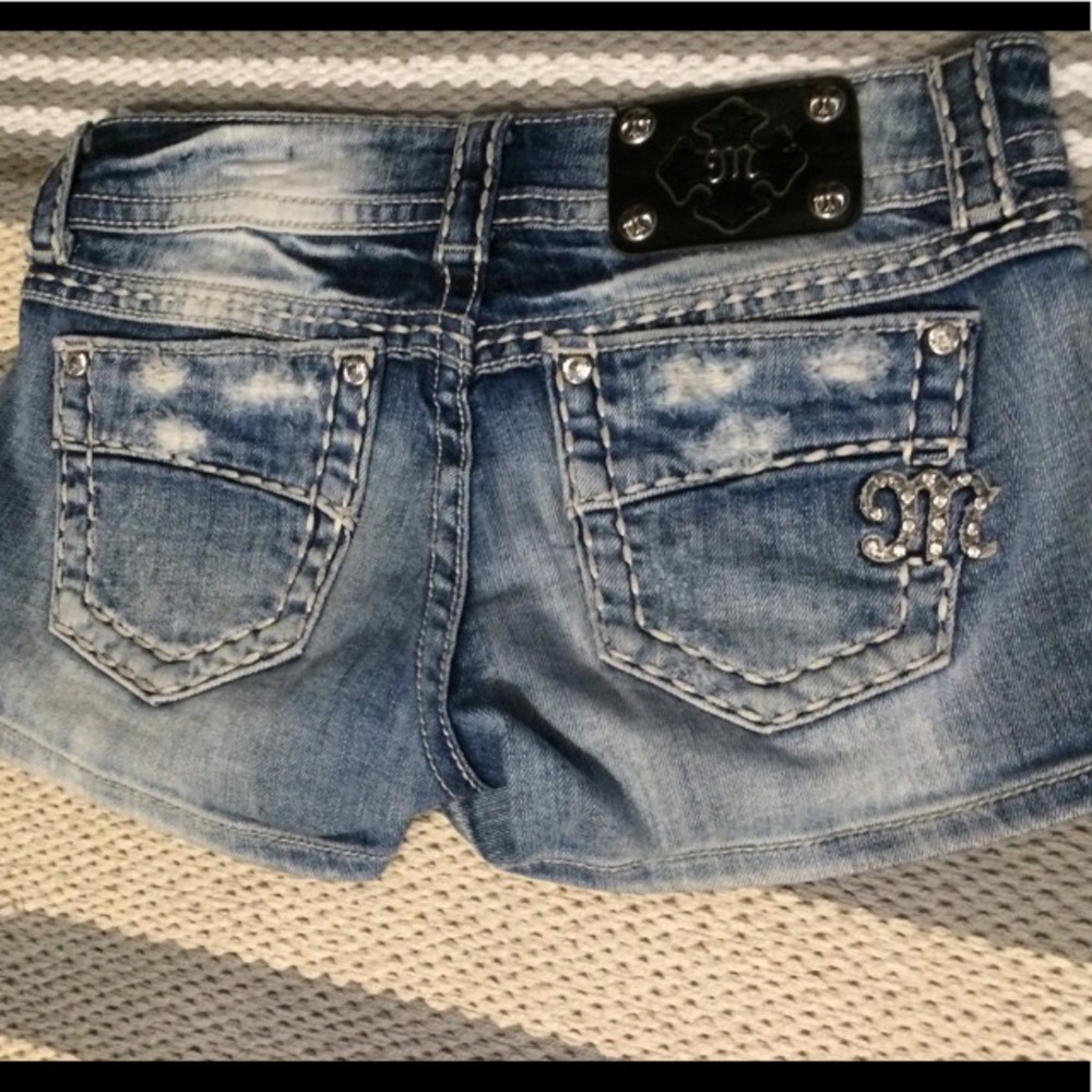 Buckle shorts